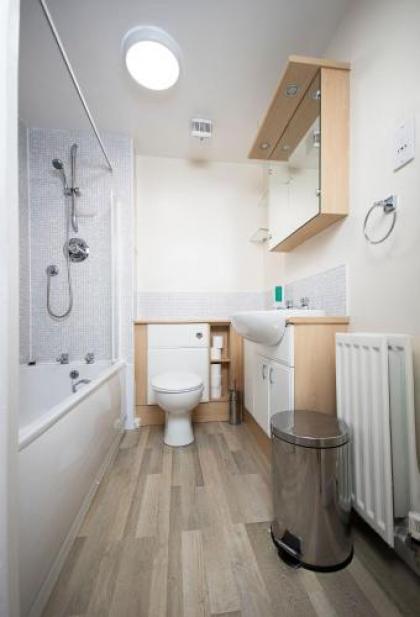 Lochend Serviced Apartments - image 15