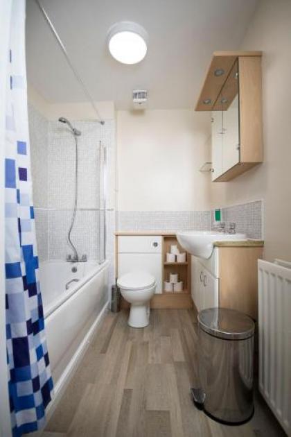 Lochend Serviced Apartments - image 9
